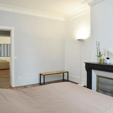 アパート -votre Nid Familial Parisien - Batignolles