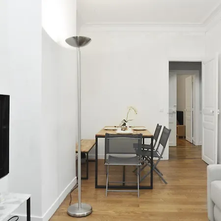 アパート -votre Nid Familial Parisien - Batignolles